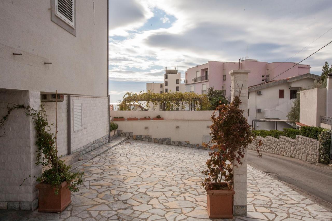 Apartment-hotel Petrovic-becici *
